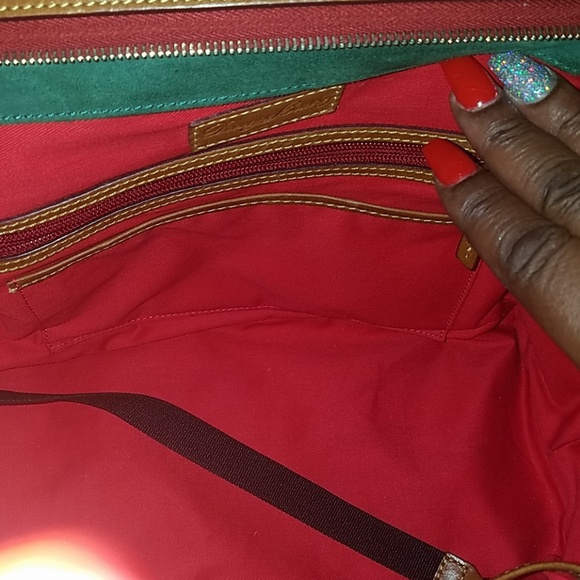 Nice Dooney Bourke .Comes with dust bag - Picture 3 of 8